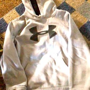 Y large boys under armor hoodie